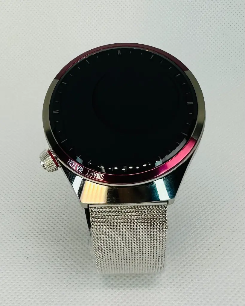 HIE-Q GT4 MINI smartwatch on woman's wrist with elegant band detail